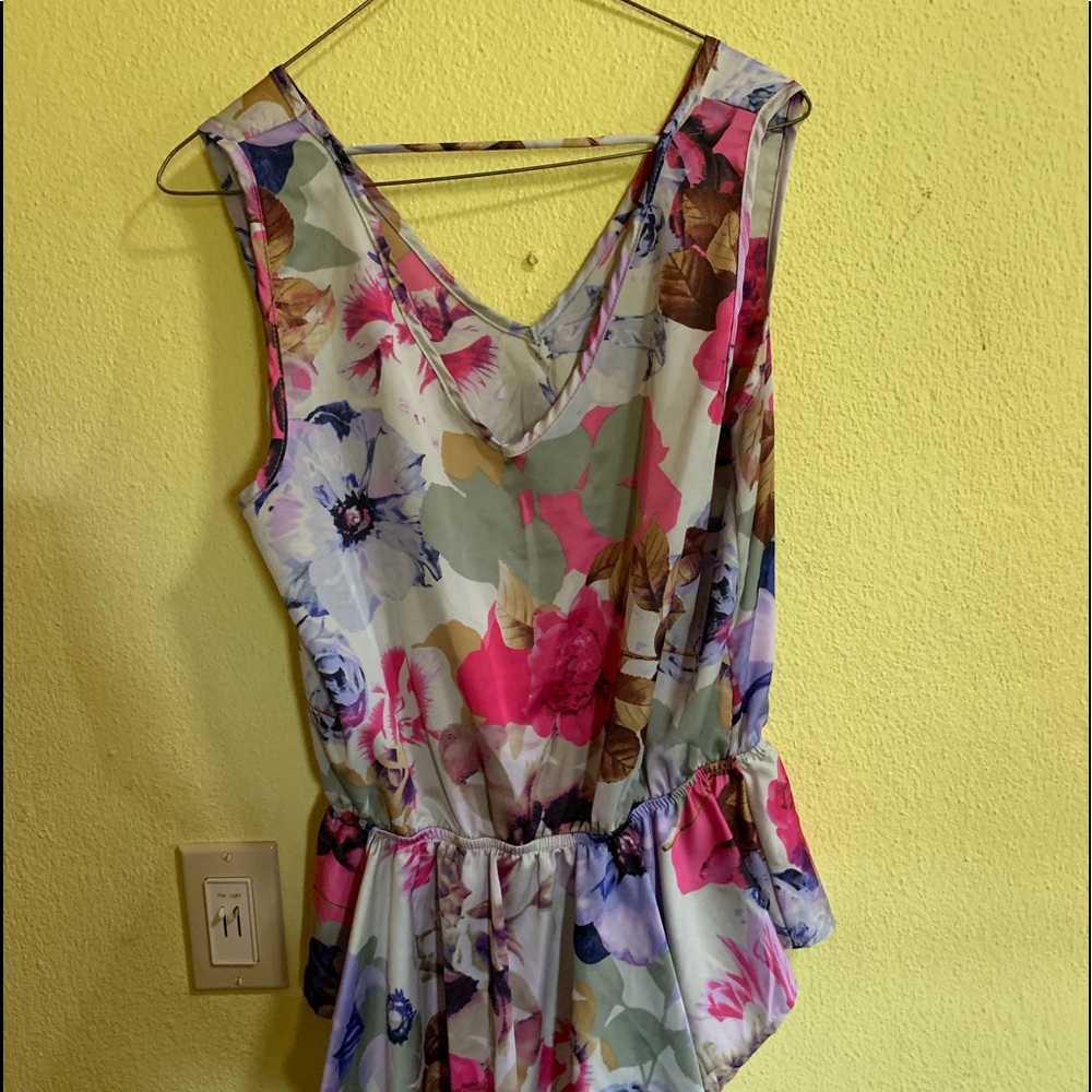 Romeo &Juliet Couture M Floral Peplum blouse/shirt